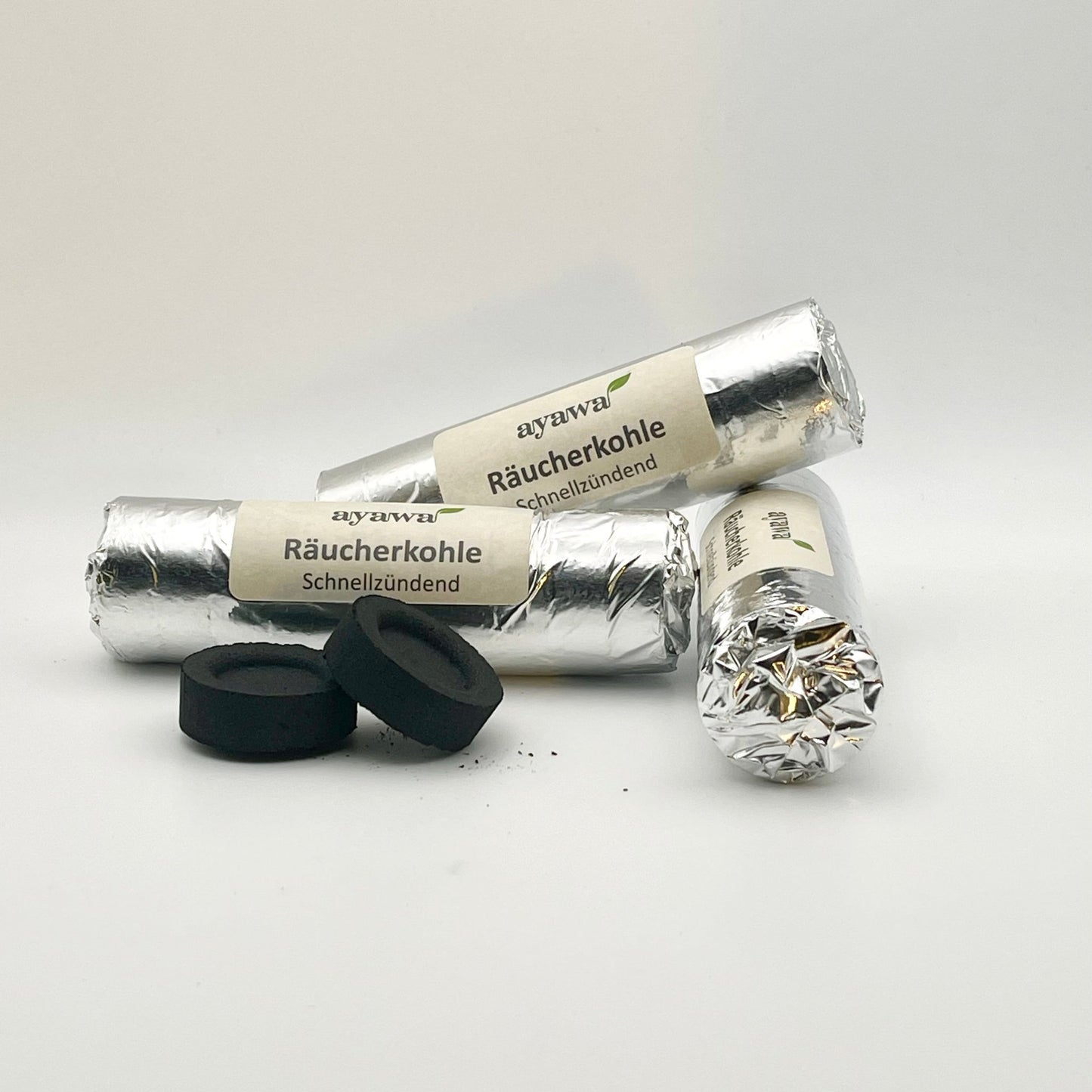 natürliche Räucherkohle zum Verbrennen von Räucherwerk oder Räuchermischungen