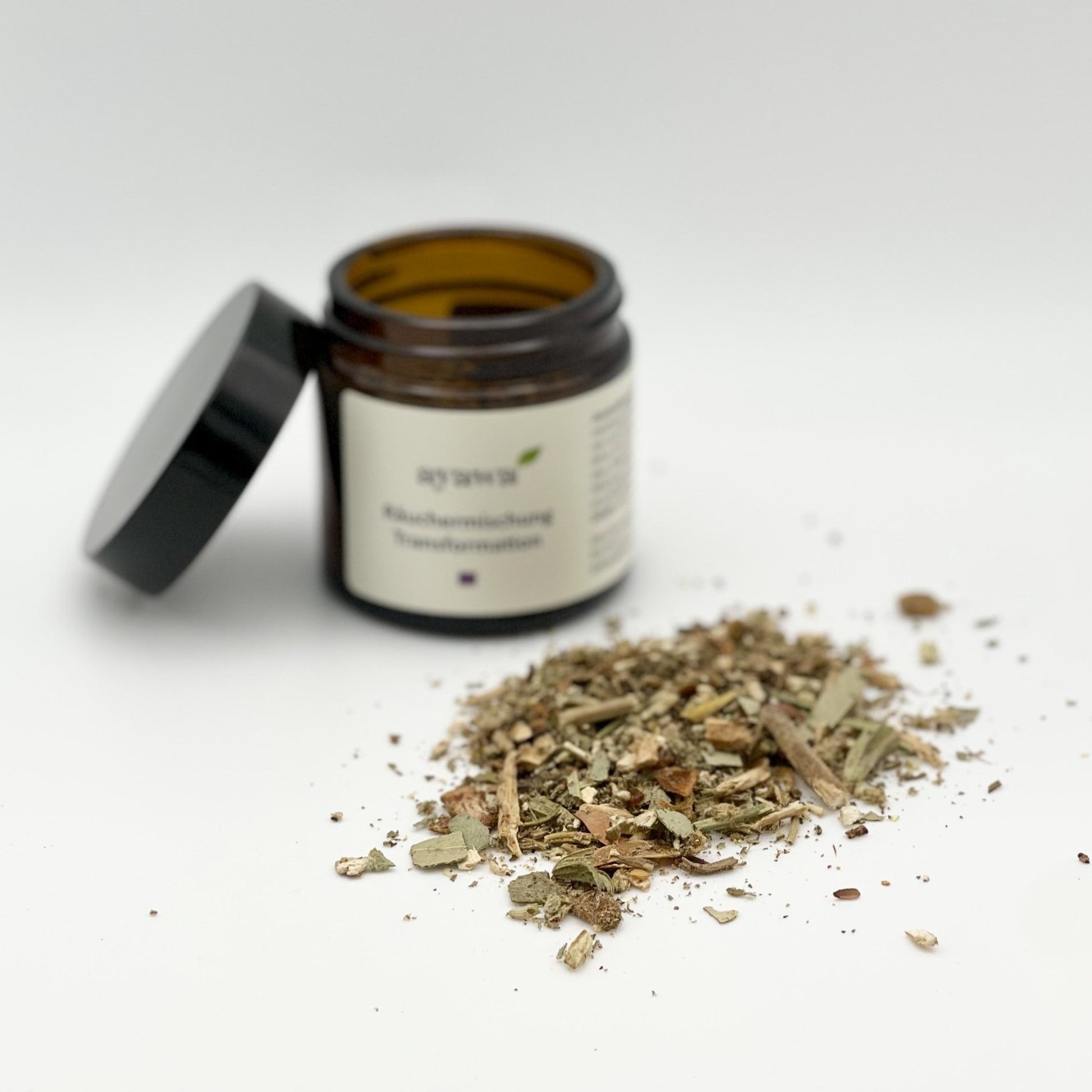 nachhaltige Räuchermischung für eine transformationsfördernde Aromatherapie mit Kräutern aus dem Allgäu (Thema: Transformation)